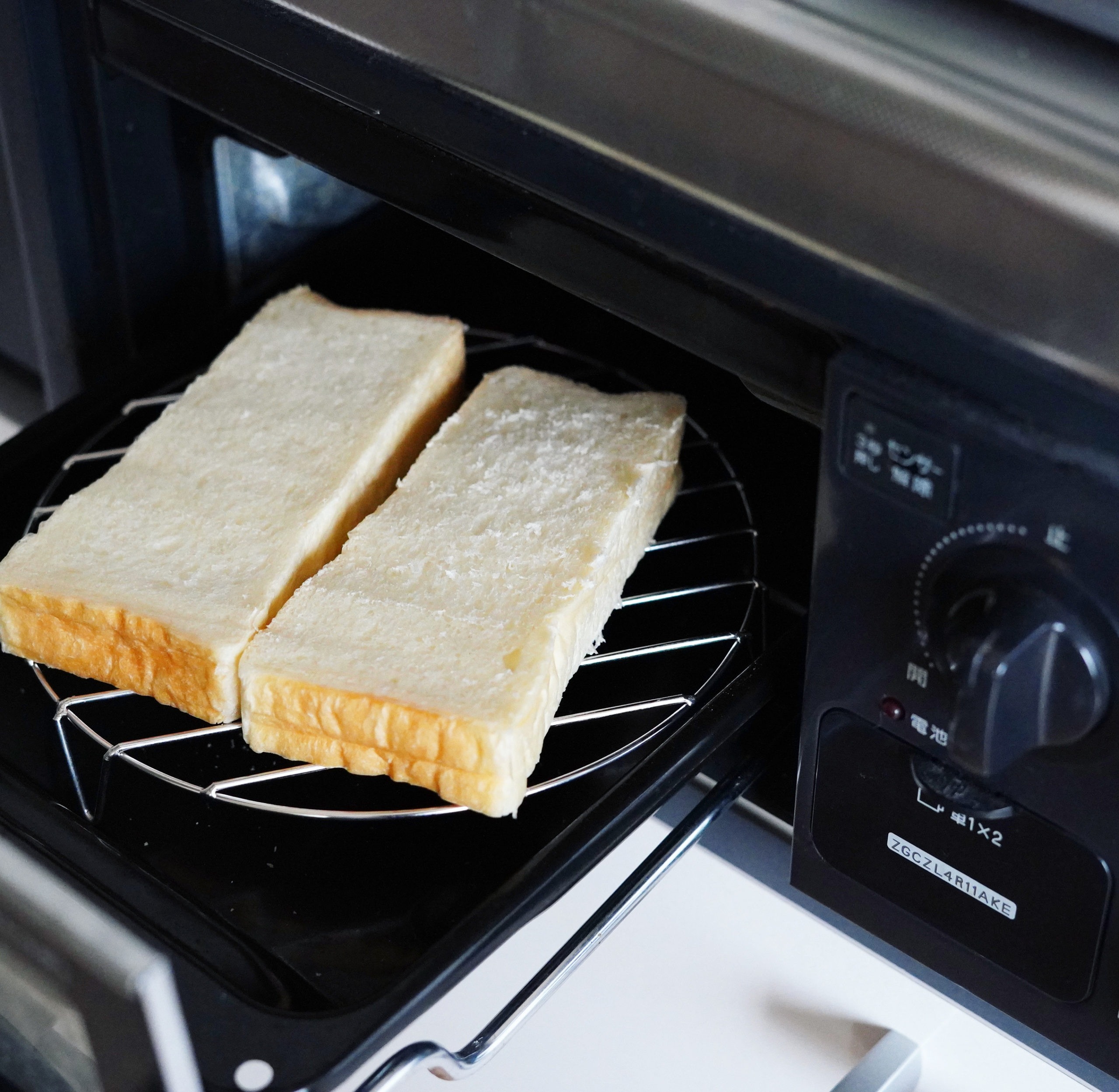 魚焼きグリルで食パンをトーストする方法♪（トースターの代わりとして）