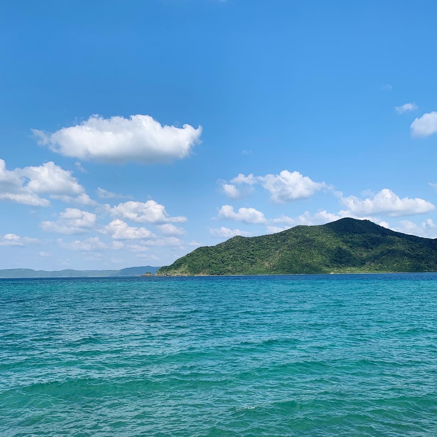 奄美大島のきれいな海と島の景色