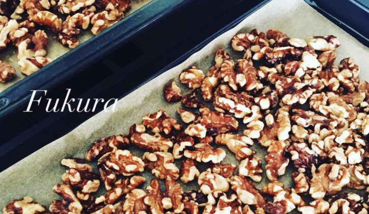 クルミのロースト