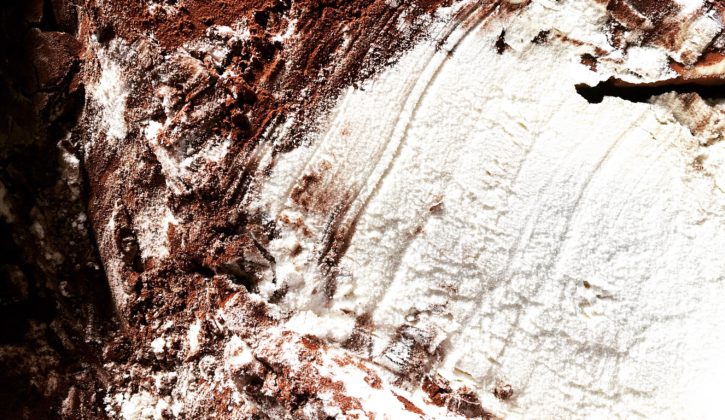 小麦粉とココアパウダー