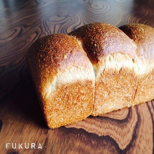 自家製いちご酵母の食パン