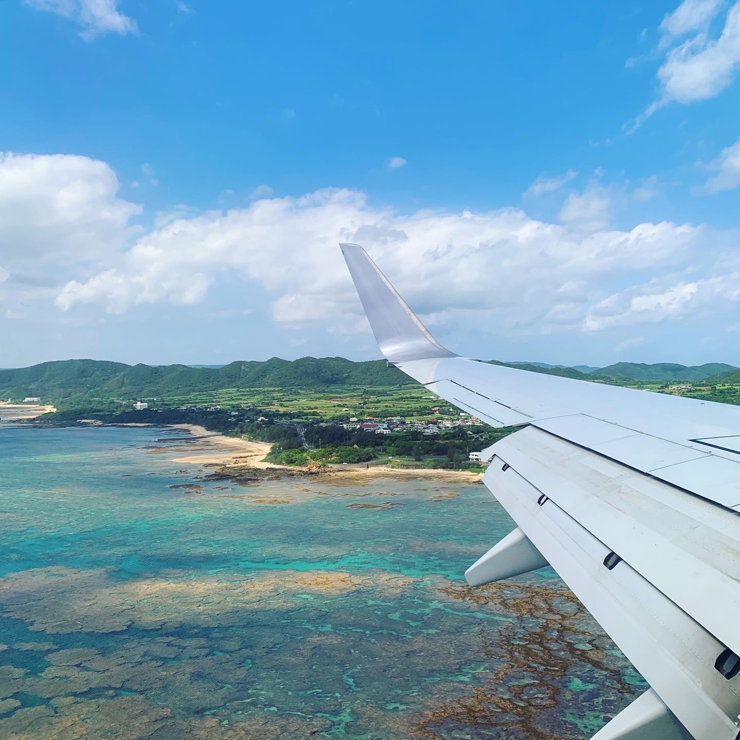飛行機で奄美大島に到着♪エメラルドグリーンの海が綺麗！